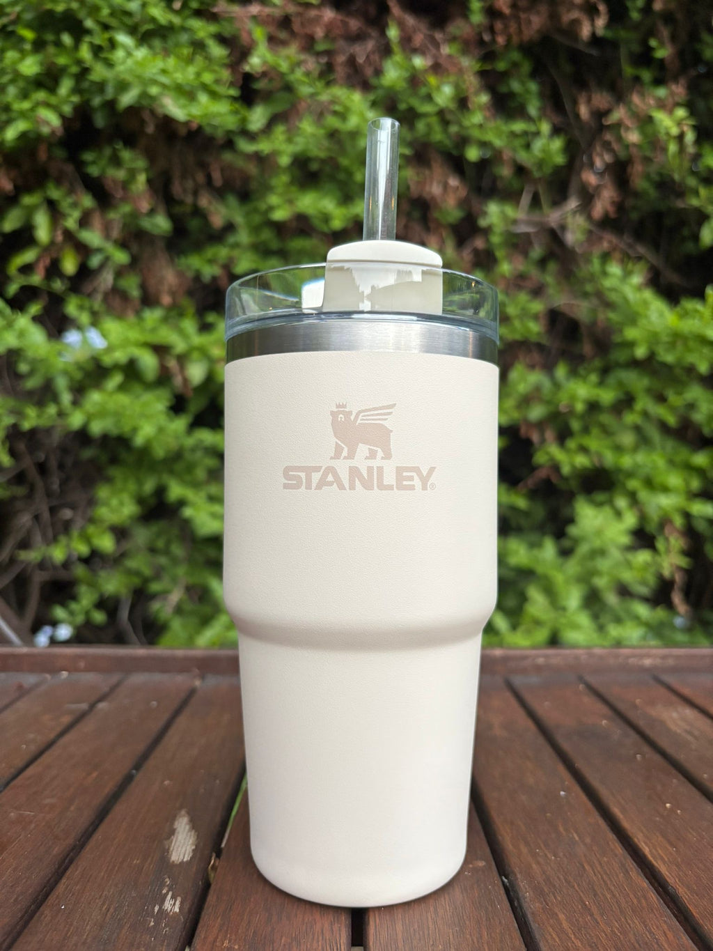 2 Vasos Stanley, ¡Color Gris y Crema!